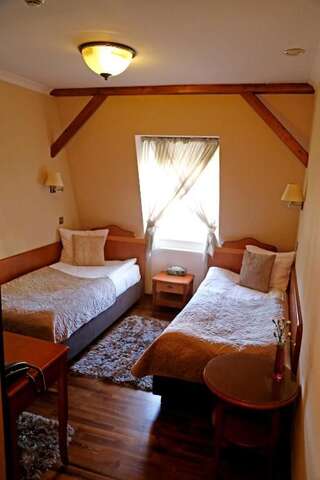 Отели типа «постель и завтрак» Villa Solankowa Иновроцлав Стандартный двухместный номер с 2 отдельными кроватями-10